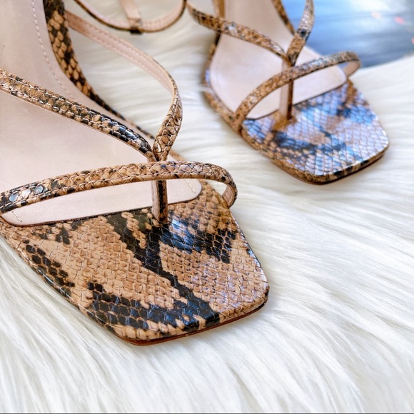 Schutz Aurora Sandal - Picture 5 of 11